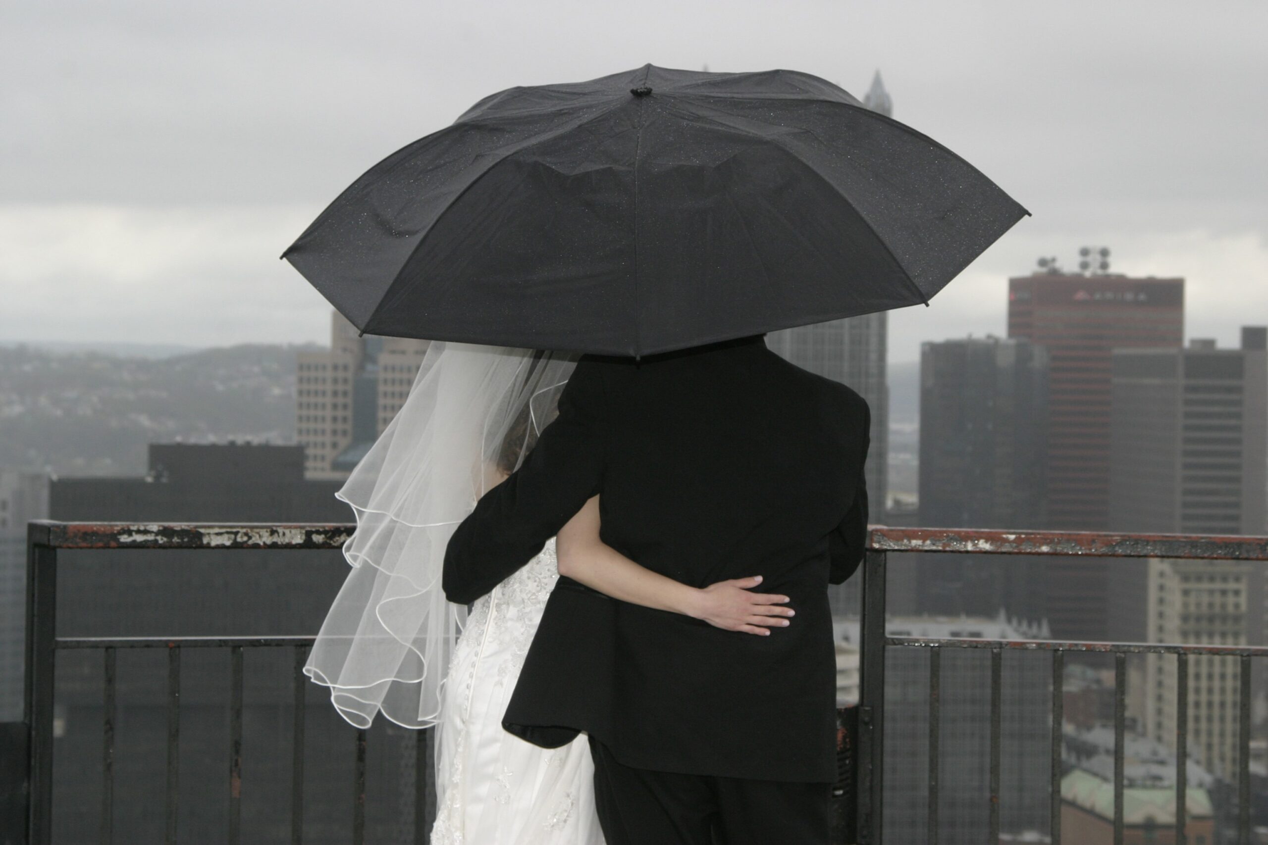חתונה-בגשם-1-scaled